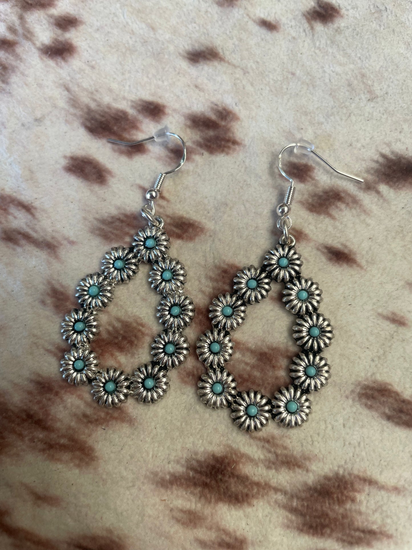 Turquoise Daisies