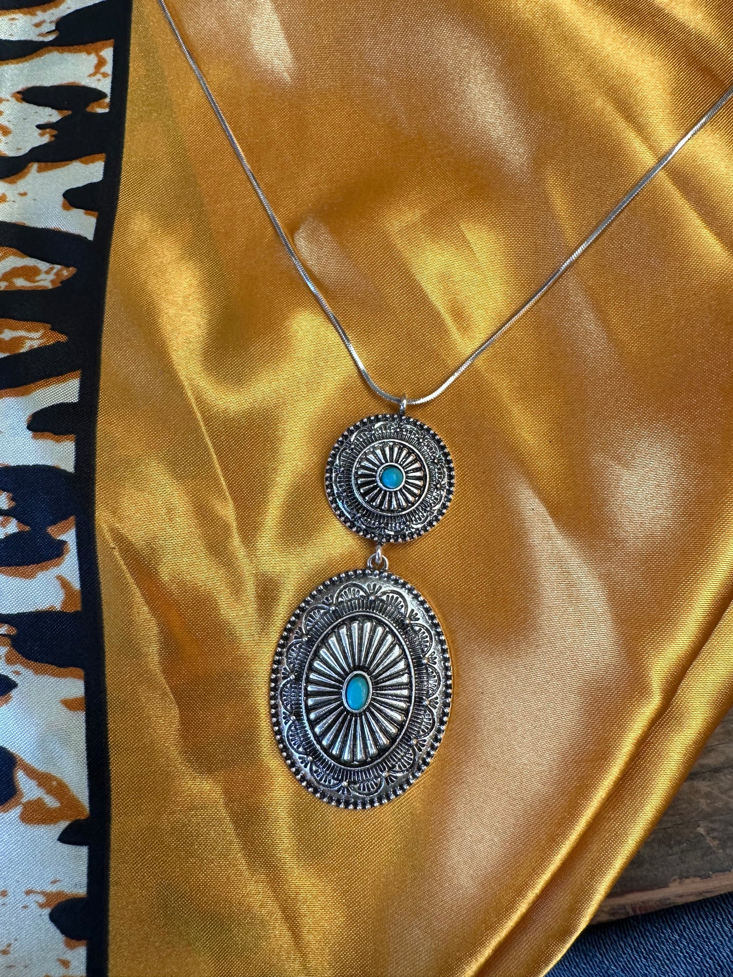 Dos Conchos Necklace