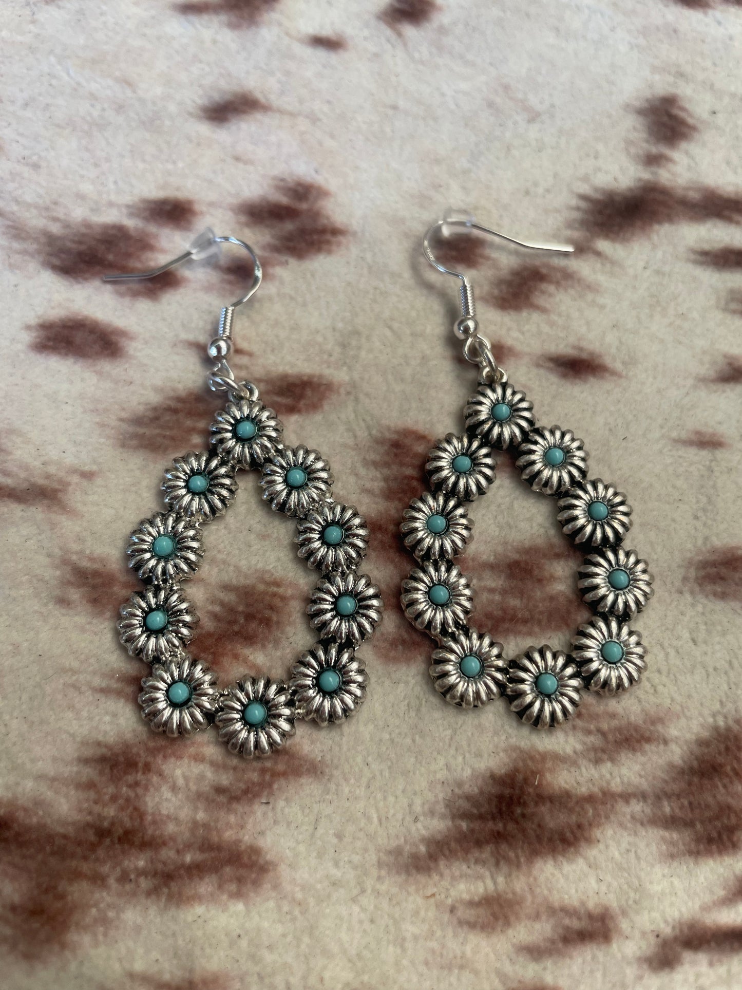 Turquoise Daisies