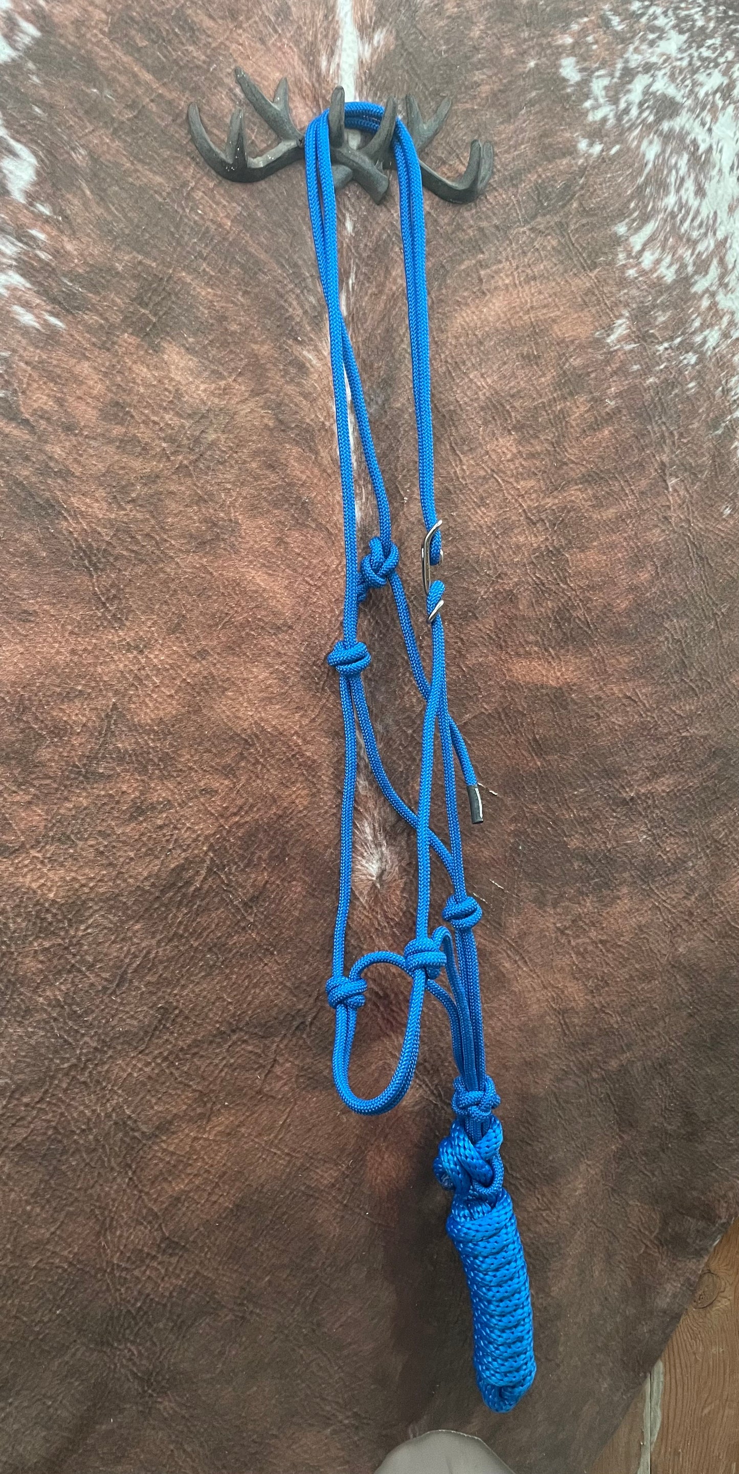 Easy Latch Adjustable Rope Halter W/ Lead