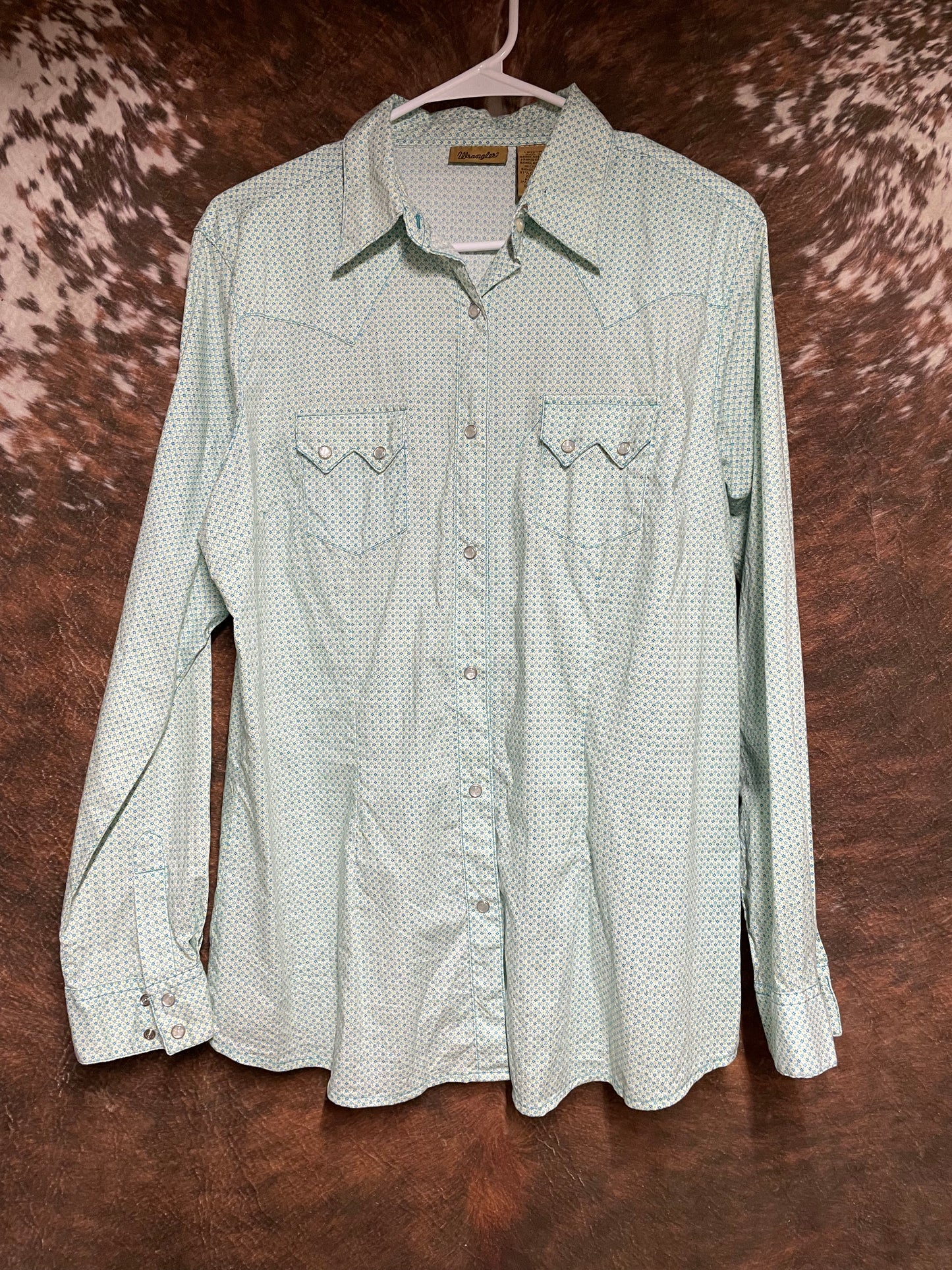 Womens Large Wrangler Pearl Snap